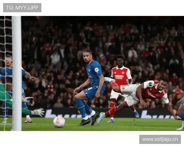 拜仁防线压上成瘾,近期表现波动逐步反映防守稳定性面临考验 拜仁防线压上成瘾,近期表现波动逐步反映防守稳定性面临考验