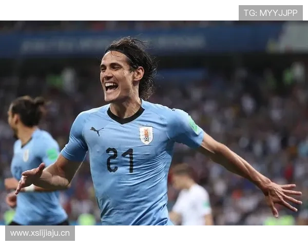 莱万 vs 卡瓦尼:终结效率与战术角色差异 莱万 vs 卡瓦尼:终结效率与战术角色差异